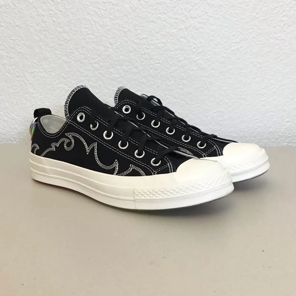 Converse Women’s 9 / Men’s 7 NWOT Chuck Low Pride Black Sneakers Shoes A10215C